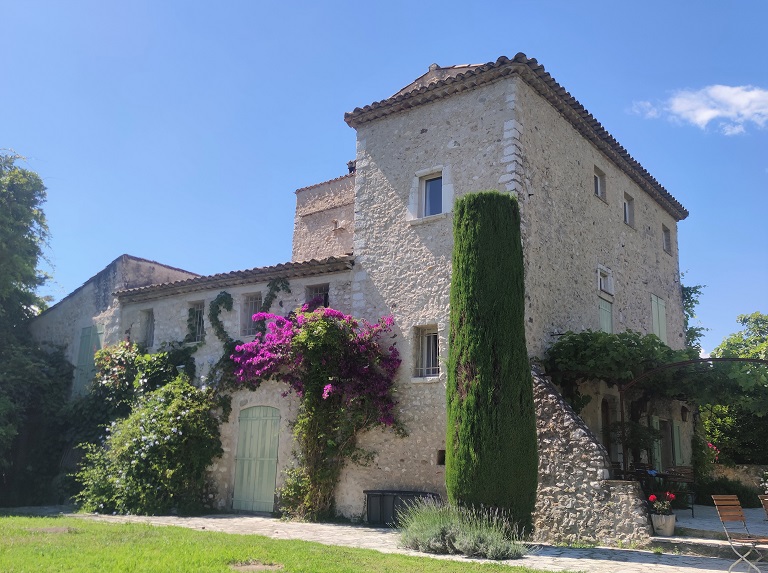 Ferme dite du Petit Saint-Jean (1833 D 812). Vue d'ensemble prise du sud.