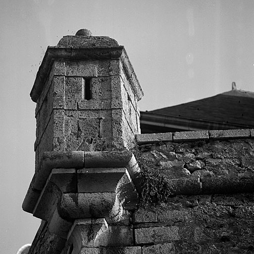 Enceinte de ville. Echauguette du bastion 18.