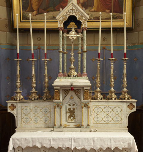 garniture d'autel : croix d'autel, chandeliers d'autel (6)