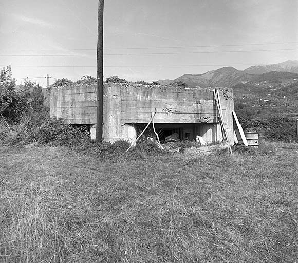 série de 12 blockhaus dits casemates d'intervalle, de la ligne fortifiée des ouvrages d'avant-poste, secteur fortifié des Alpes-Maritimes