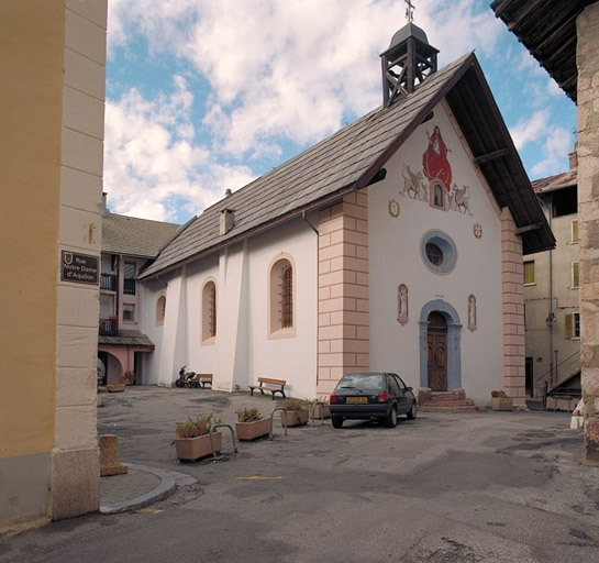 La chapelle des pénitents noirs de Saint-Jean-Baptiste : vue générale de trois-quarts sud.