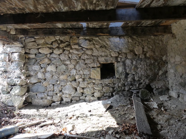 Etage de soubassement, étable-remise. Vue de volume prise de l'est.