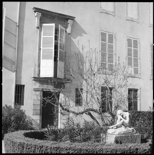 Elévation sud sur jardin, entrée de l'hôtel d'Allemand.