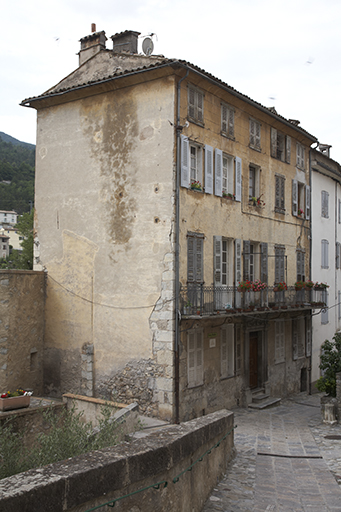 maison actuellement immeuble