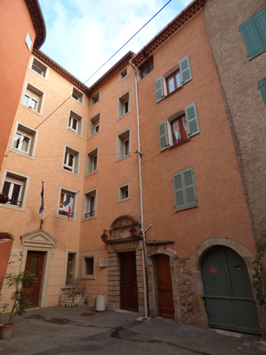 immeuble, puis hospice, école de filles et salle d'asile, actuellement EHPAD Xavier-Marin