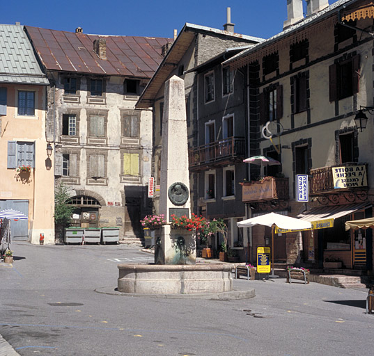 fontaine, monument commémoratif à Joseph-Jean-Baptiste Albert