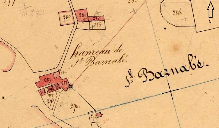 Plan de masse et de situation de l'écart de Saint-Barnabé d'après le cadastre de 1841 (section E, 4ème feuille). Détail du cœur du "hameau de Saint-Barnabé" à l'ouest.