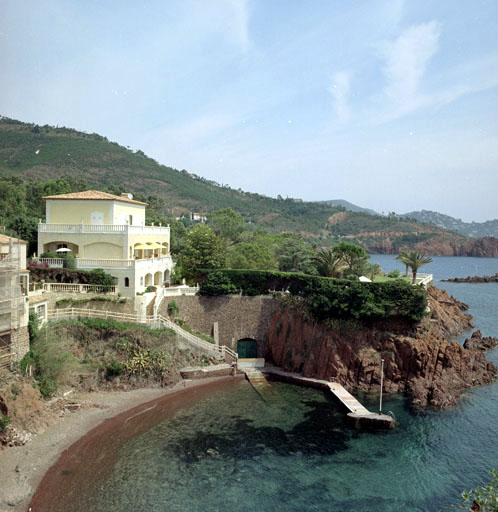 maisons de villégiature (villas)