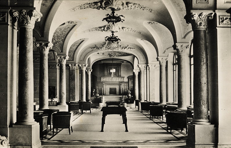 Hôtel de voyageurs dit Winter-Palace, actuellement immeuble