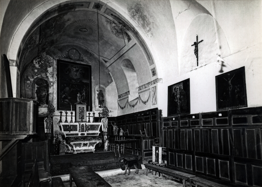 [Saint-Paul. Intérieur de la chapelle des Pénitents Blancs, seconde moitié du 20e siècle] 