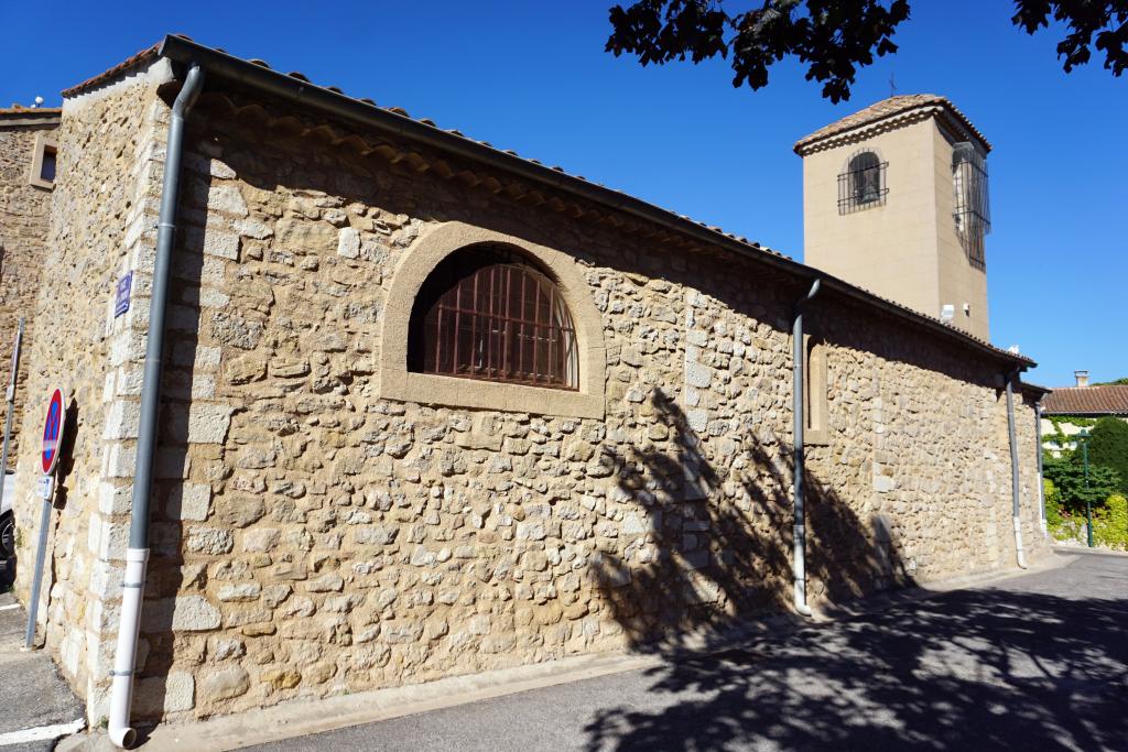 Vue extérieure d'ensemble et de l'actuelle sacristie à l'angle sud-ouest depuis le sud.