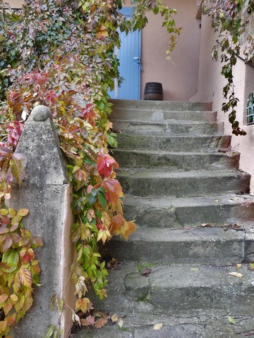 Bâtiment du logis. Elévation est, escalier de distribution extérieur.