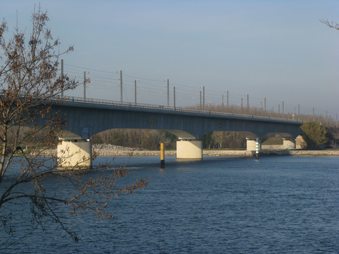 viaduc ferroviaire (TGV) de Roquemaure