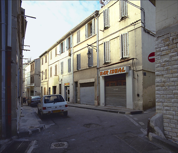 série de cinq maisons