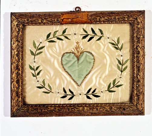 ex-voto, tableau de broderie : Coeur et motif floral