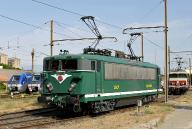 Matériel de transport ferroviaire : locomotive électrique BB 25660 appartenant à la série des BB 25500