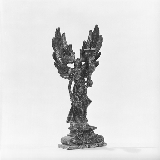 statues (2), chandeliers (2) (statuettes, paire) : Anges porte-flambeau