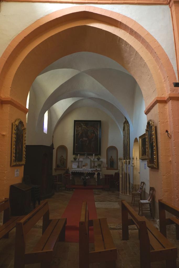 Vue intérieure de la chapelle Sainte-Anne.