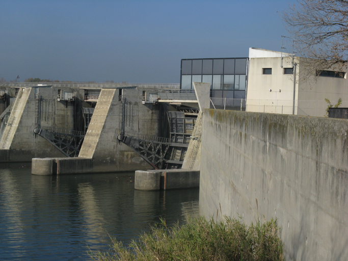 barrage mobile de Caderousse, pont routier