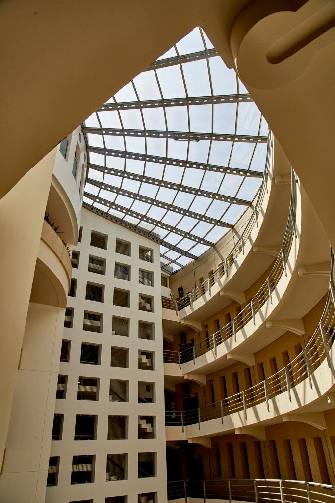 Bâtiment Rotonde. Vue de détail de la verrière zénithale qui éclaire le vestibule.