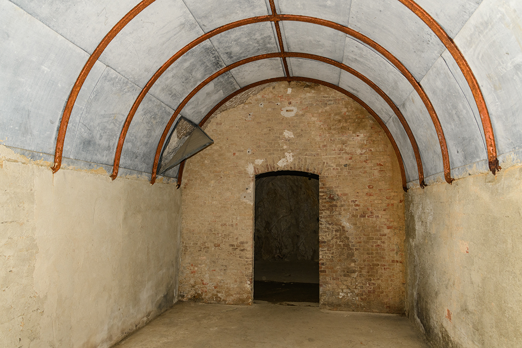 Salle d'un magasin dans la 2e branche de galerie du souterrain caverne, coté entrée 