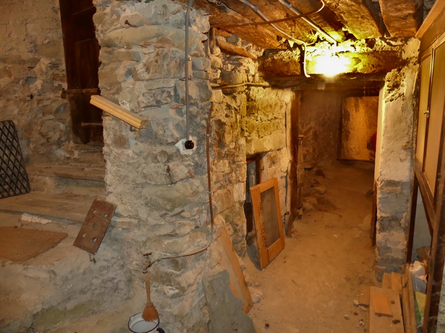 Partie nord. Etage de soubassement, couloir. Vue de volume prise du sud.