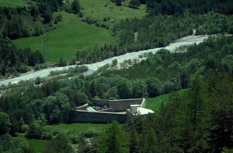 édifice fortifié (redoute) dite redoute de Berwick, de l'organisation défensive de l'Ubaye.