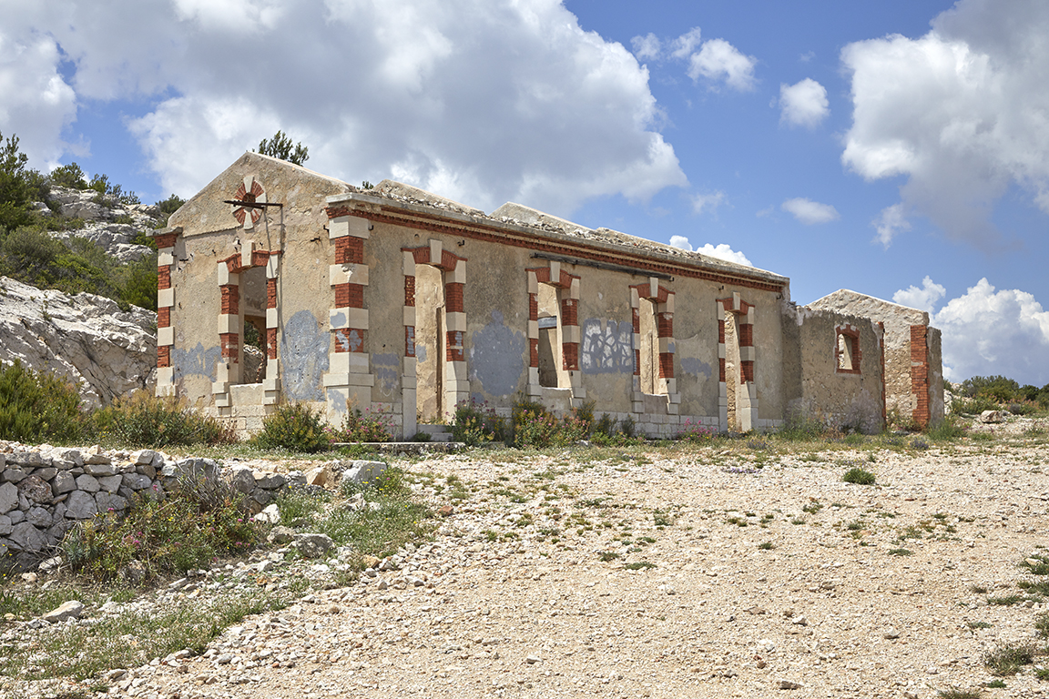 Bâtiment militaire extérieur, fin XIXe siècle.