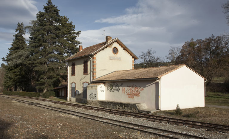 gares des Chemins de fer de Provence