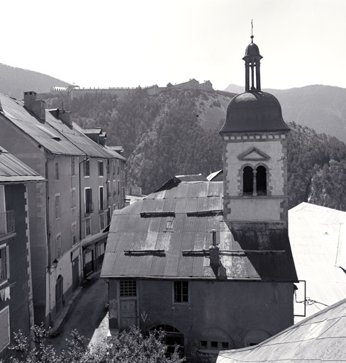 chapelle de pénitents noirs, actuellement cinéma