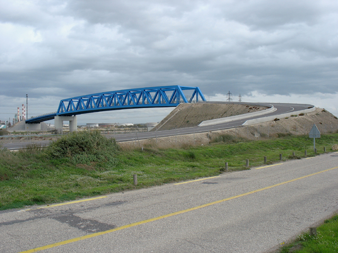 pont de secours du terminal méthanier de Fos-Cavaou, actuellement pont routier du Cavaou ou pont bleu