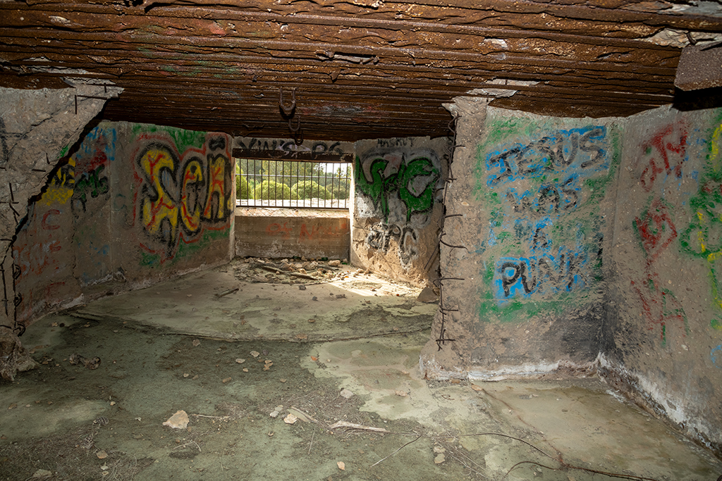 Position défensive de la plaine de Bonnieu, intérieur de la casemate de flanquement Regelbau (H) 612.