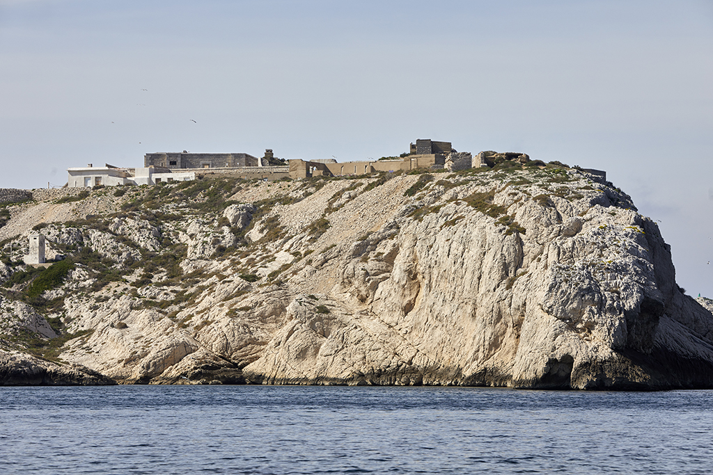 Vue générale du cap et de la batterie  prise de la mer depuis l'Est 