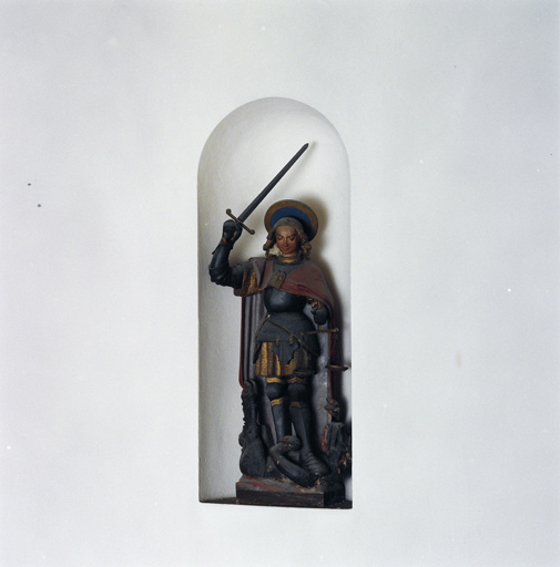 groupe sculpté : Saint Michel terrassant le démon