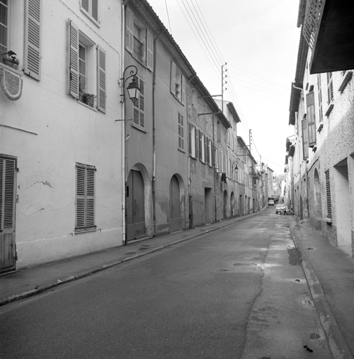 Rue Martin-Bidouré. Vue prise du sud-est.