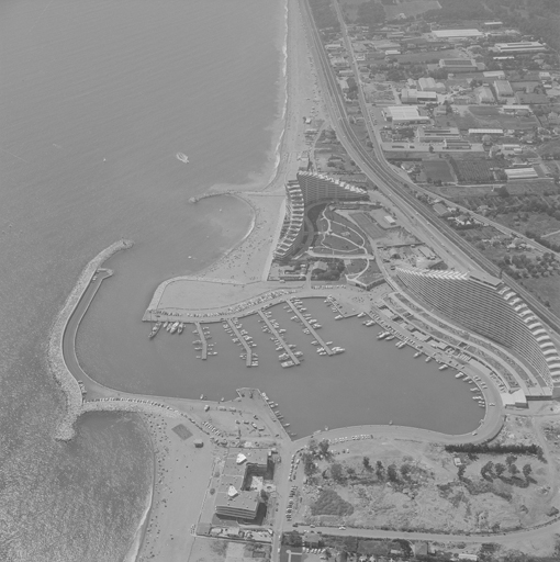 Port dit marina Baie des Anges