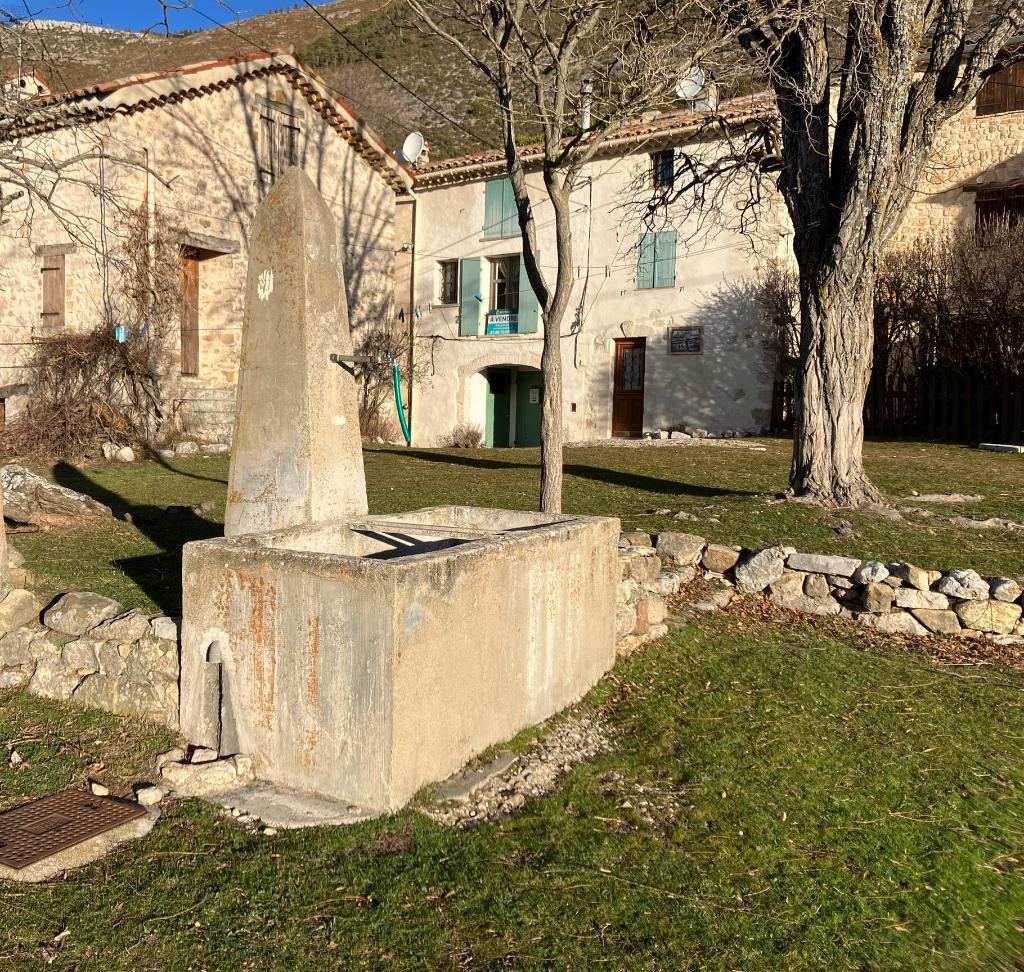 Fontaine et lavoir