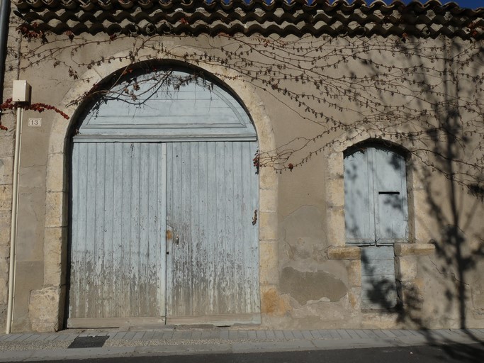 Mur de la cour, élévation sud.