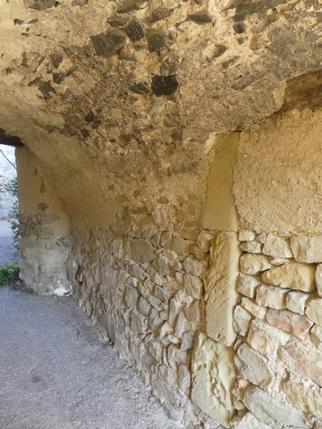 Elévation ouest, sous le passage couvert.