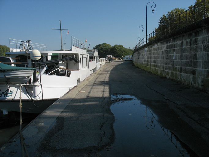port puis halte fluviale dit quai (débarcadère) de la ligne