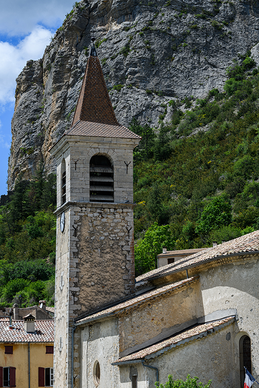 Eglise paroissiale Saint-Julien et chapelle de pénitents blancs