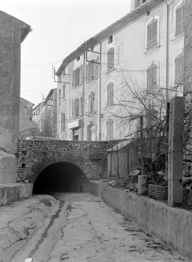 fontaine-lavoir dite La Font Vieille