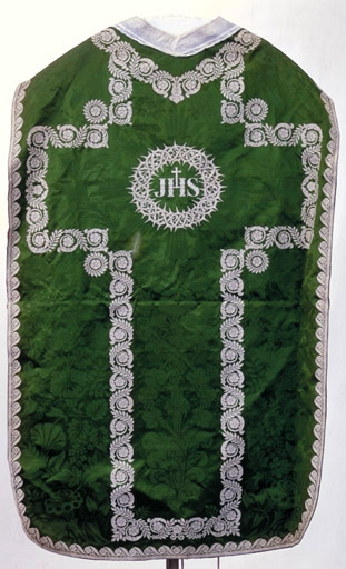 chasuble, voile de calice, bourse de corporal, manipule, pale (ornement vert)