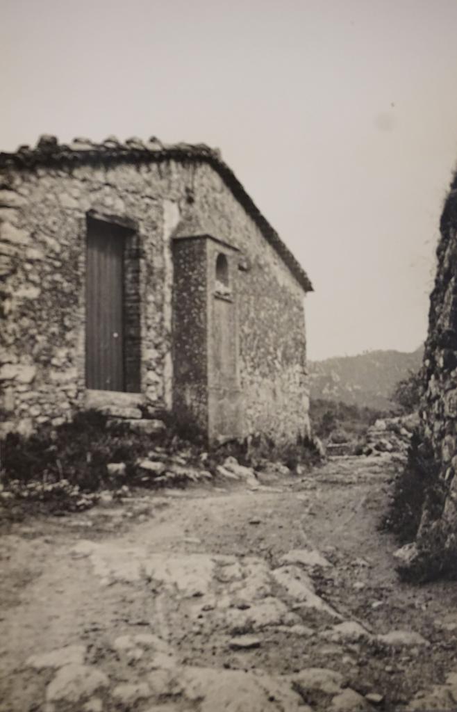 Oratoires, croix monumentales et croix de chemin (La Roquebrussanne)