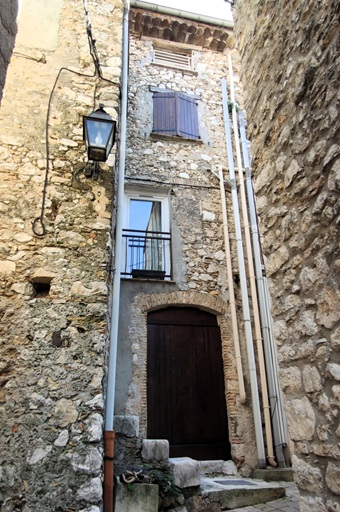 Maison indiquée "en construction" en 1833 (1833 B 51, 2025 B 87).