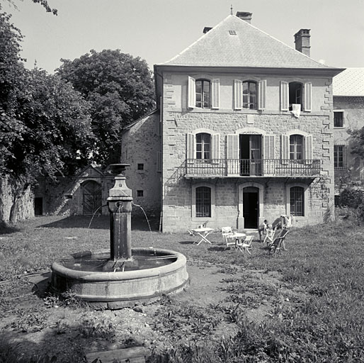 Le logis. Façade sud.