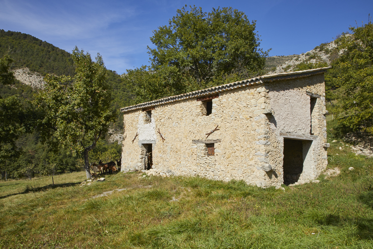 entrepôts agricoles, remises agricoles, hangars agricoles et bergeries du Pays Asses, Verdon, Vaïre, Var