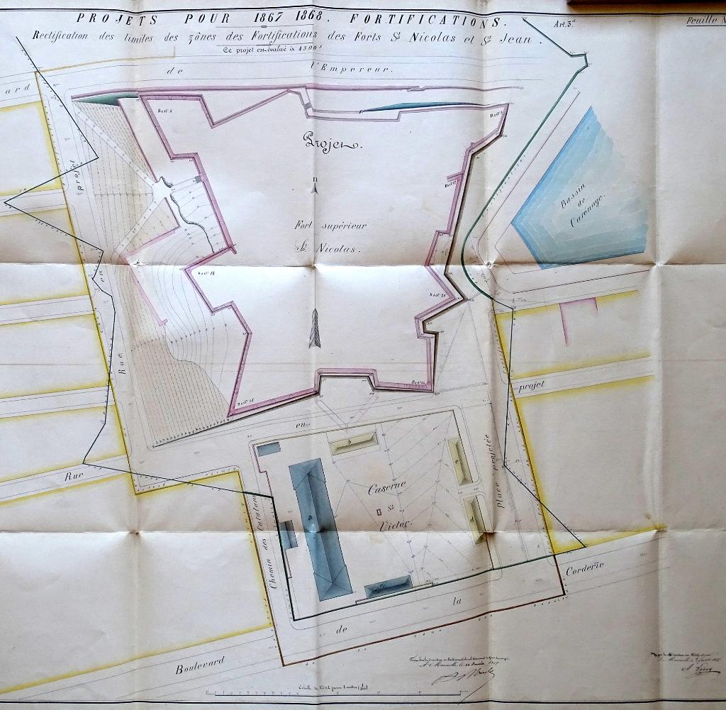 Rectification des limites des zones des fortifications des forts St Nicolas et St Jean. [Plan des abords du fort St Nicolas et d'un projet d'achèvement la caserne St Victor], 1867.