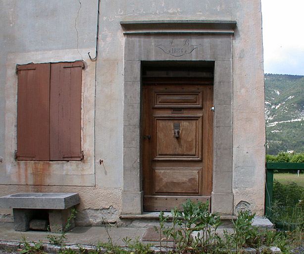 Moulin à farine, puis usine de draps dite Fabrique Arnaud, actuellement maison