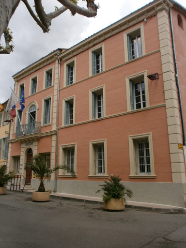 hôtel de ville et presbytère, actuellement mairie